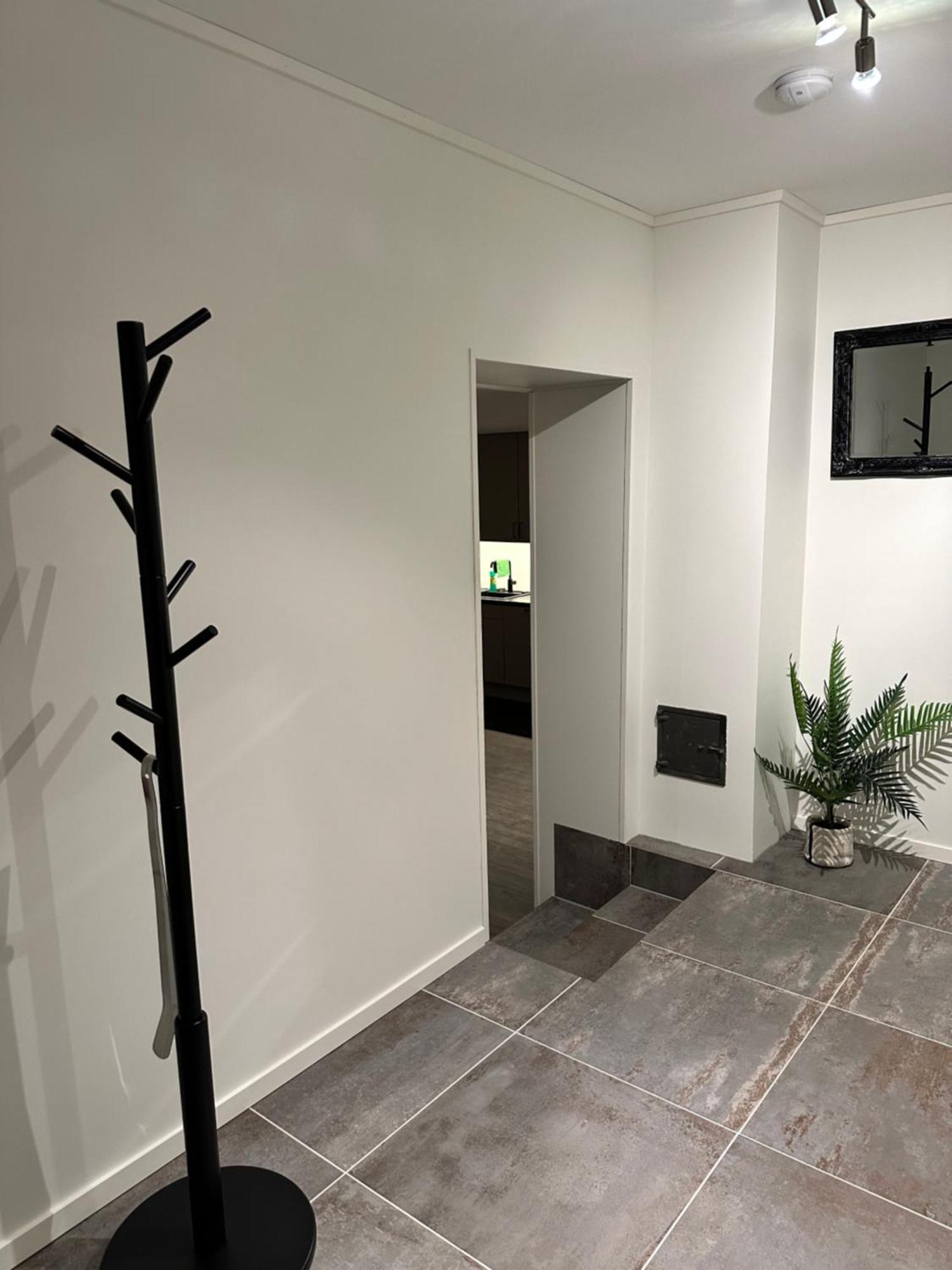 Your Home Away From Home, Apartment 2 Тромсё Экстерьер фото