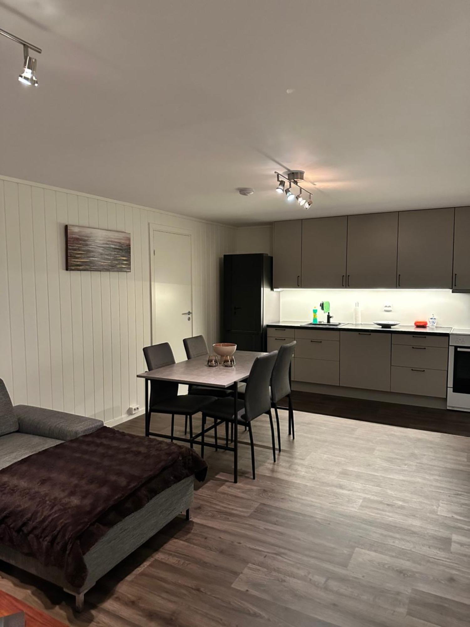 Your Home Away From Home, Apartment 2 Тромсё Экстерьер фото