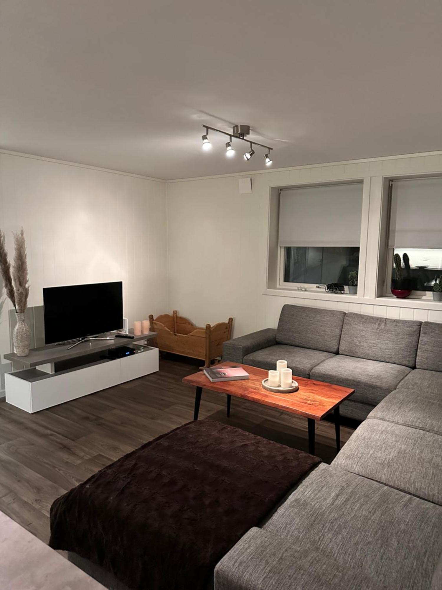 Your Home Away From Home, Apartment 2 Тромсё Экстерьер фото